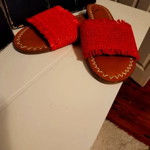 Universal threads Summer shoes great cond.size 7 orange band across top of foot